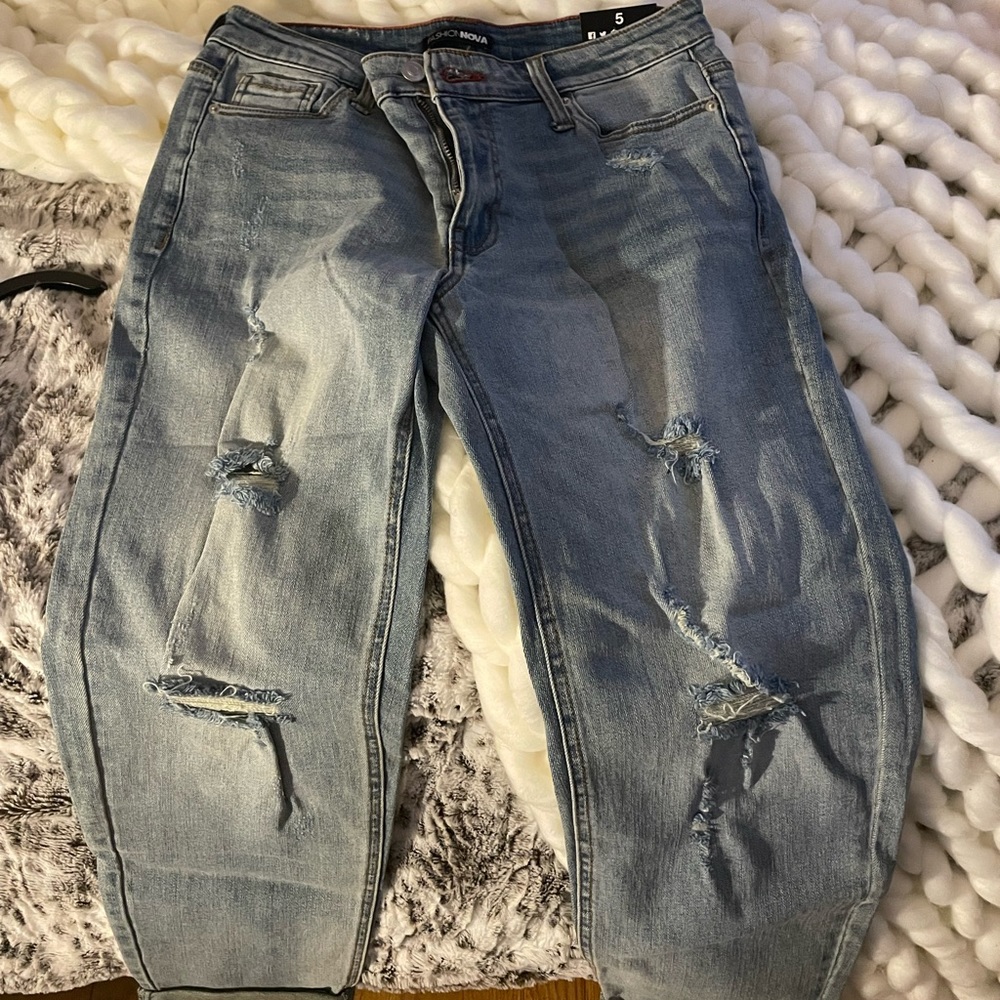 Wash blue jeans